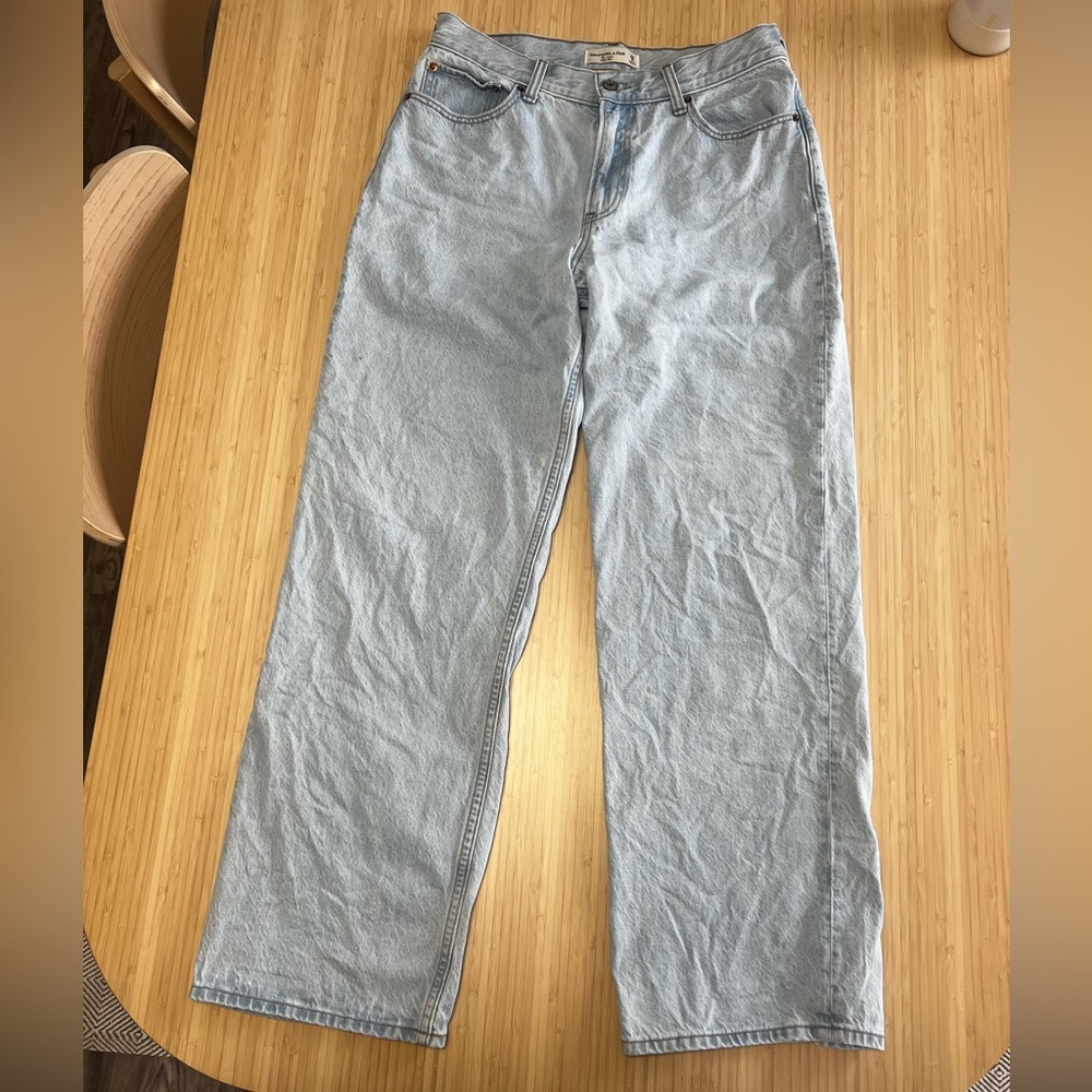 A&F The Loose High Rise Denim Jeans - 6 regular length